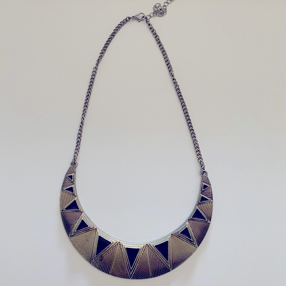 Gold and black chunky necklace